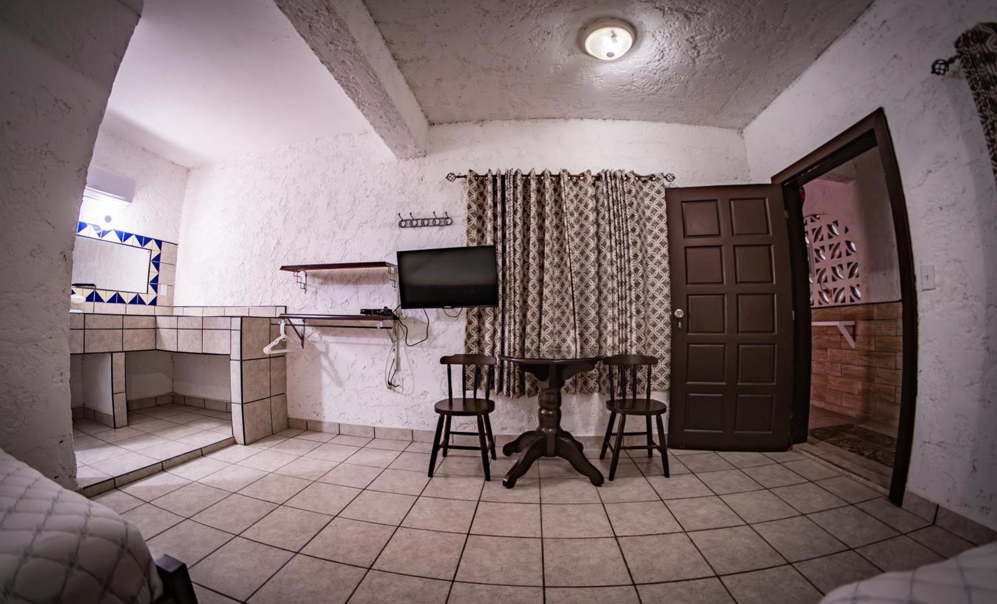 קורוזאל Las Palmas Hotel מראה חיצוני תמונה