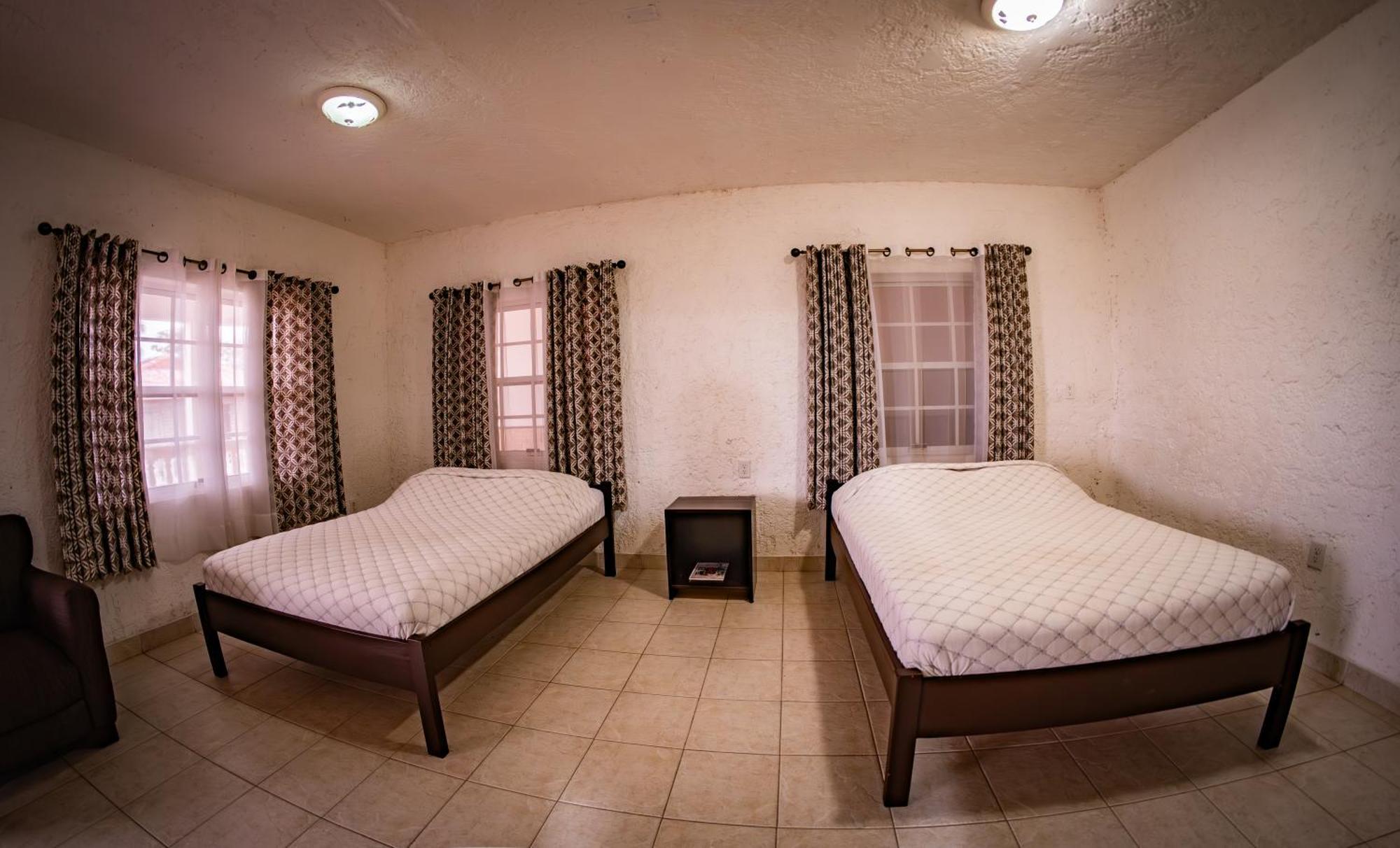 קורוזאל Las Palmas Hotel מראה חיצוני תמונה